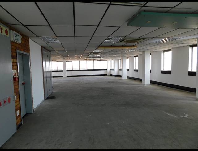 984M² OFFICE TO LET IN FERNDALE
